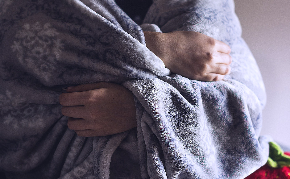 Cold woman with blanket - Free for commercial use No attribution required - Credit Pixabay